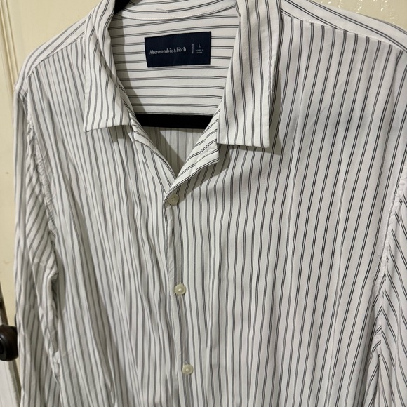 Abercrombie & Fitch White Pinstripe Button-Up Shirt | Size L - Picture 4 of 7